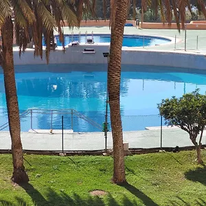 Très Bel Avec Piscine Roses