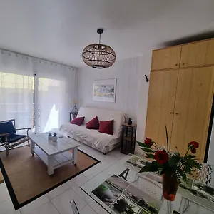 Lovely One Bedroom With Balcony Roses